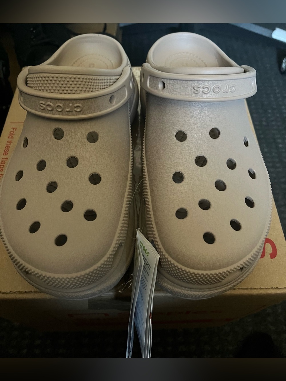 NWT CROCS Bae Woman Tan Color Clog  . - Picture 3 of 13